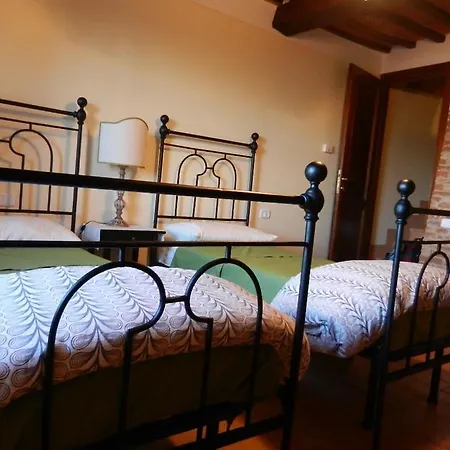 Apartment Spacious Two Bedroom In Center Of Charming Umbrian Town Citta della Pieve
