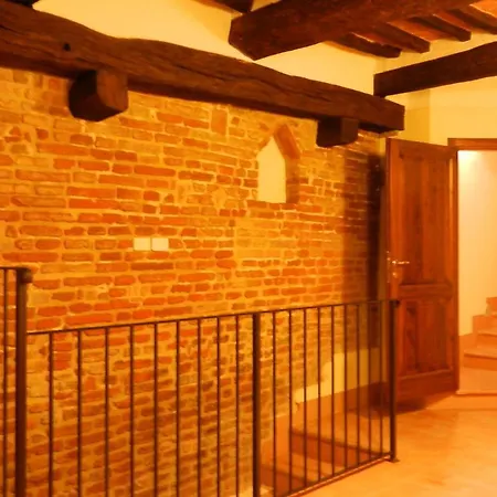 Spacious Two Bedroom In Center Of Charming Umbrian Town *