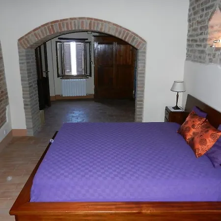 Spacious Two Bedroom In Center Of Charming Umbrian Town * Citta della Pieve